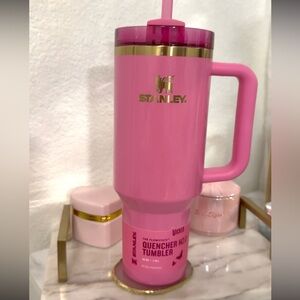 Stanley Wicked Glinda Quencher Tumbler 40oz
